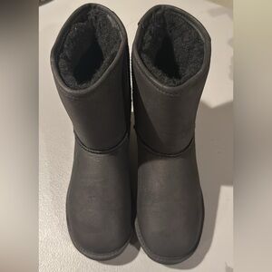 Brand new Bear paw boots